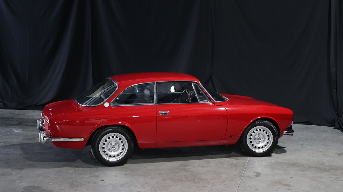 1974 Alfa Romeo GTV 2000